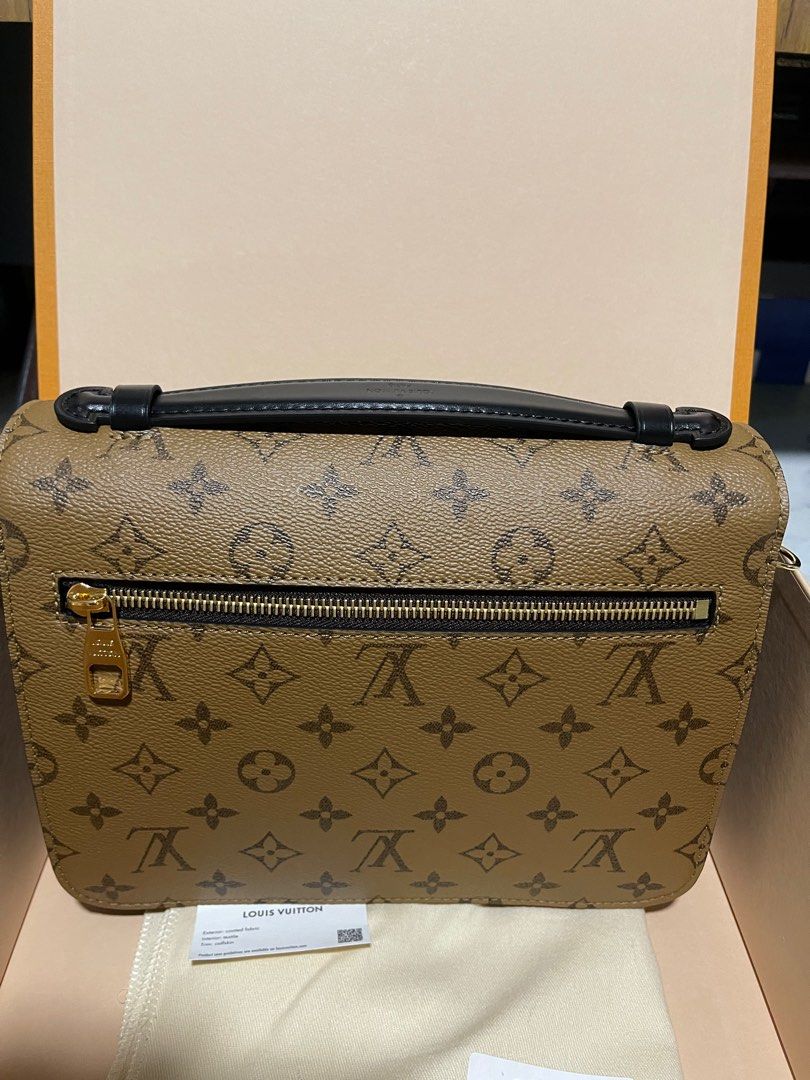 Luxury Consignment, Louis Vuitton 2017 pre-owned debossed monogram Pochette  Metis two-way bag, Infrastructure-intelligenceShops Revival