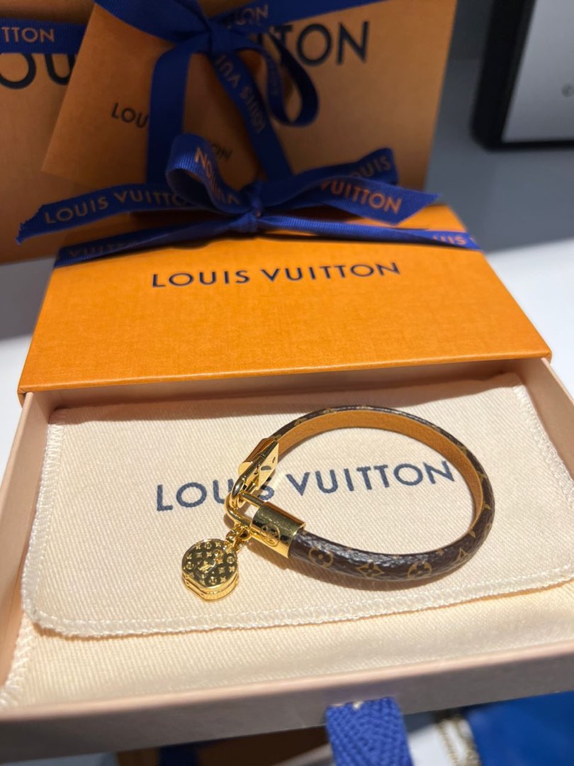 LV Circle Reversible Bracelet Monogram Canvas - Fashion Jewelry | LOUIS  VUITTON