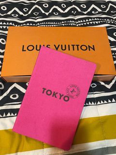 LV Tokyo City Guide with box