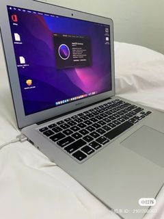 Macbook Air 13inch 2017 (Looks New)