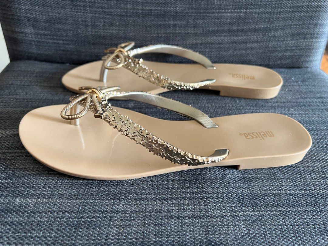 womens gold flip flop sandals