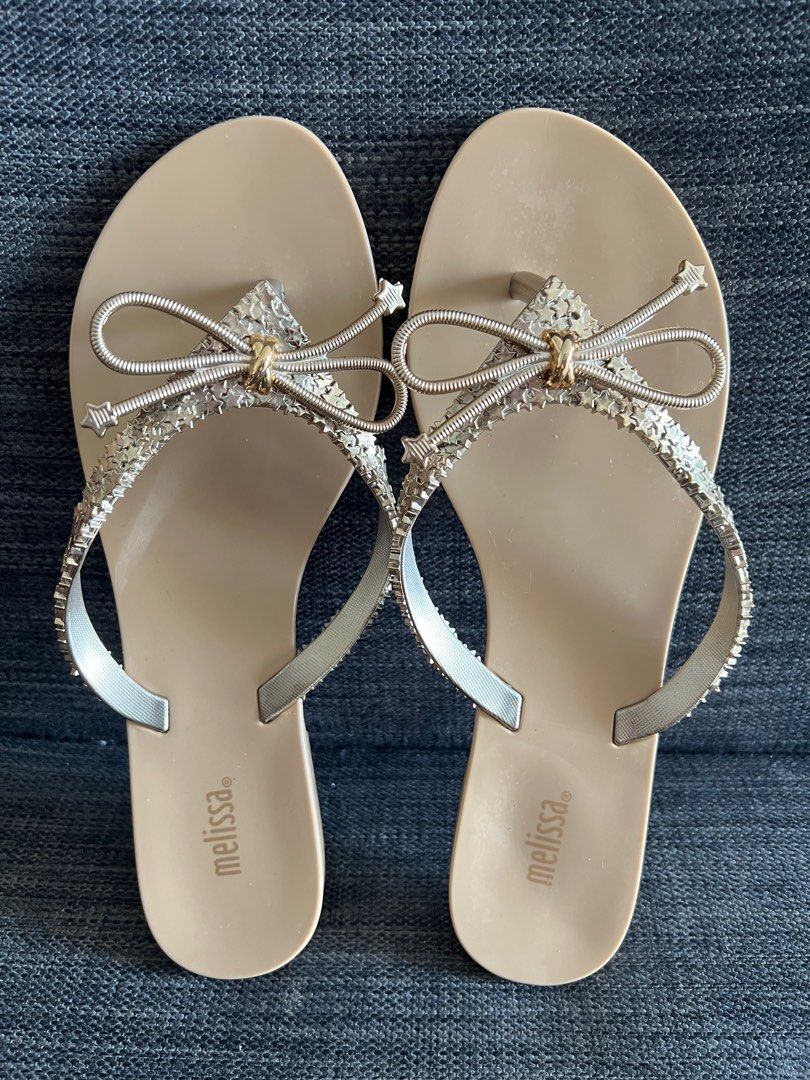 Gold best sale flip flops