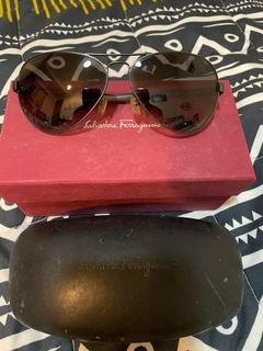 MINT - Ferragamo Shades with box