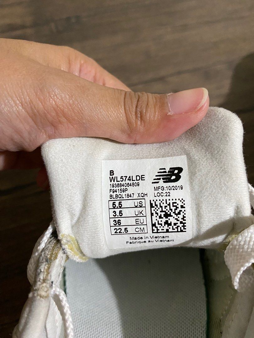 SOLD White New Balance 574 Womens with Gold Details, Women's Fashion,  Footwear, Sneakers on Carousell