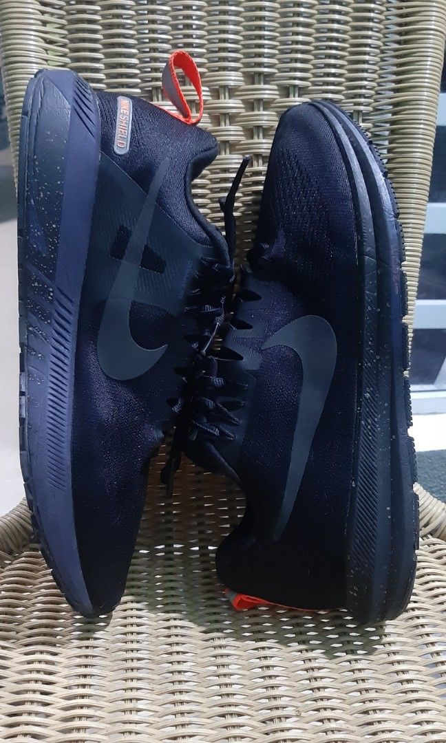 nike shield structure 22