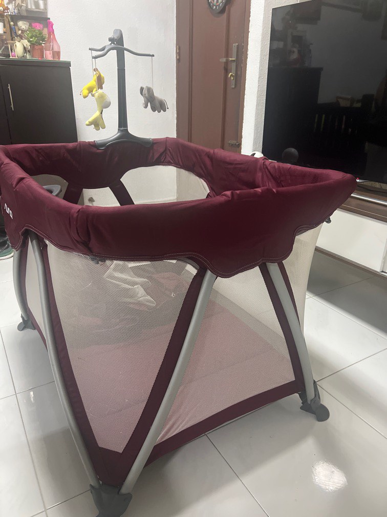 Nuna play pen, Babies & Kids, Baby Nursery & Kids Furniture, Cots