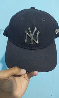 Original New Era 940 X MLB New York Yankees Metal Logo