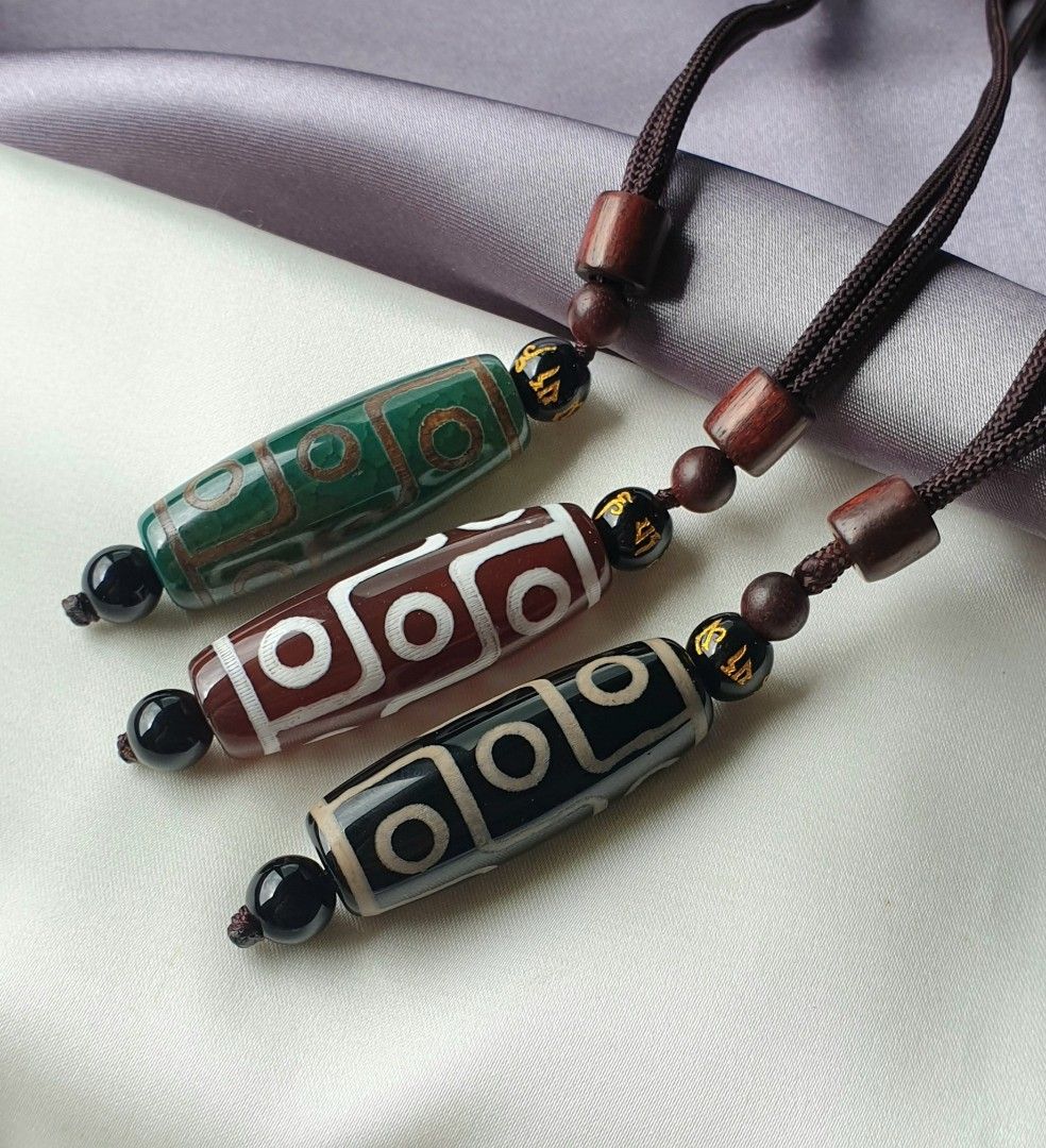 Red black and green necklace store