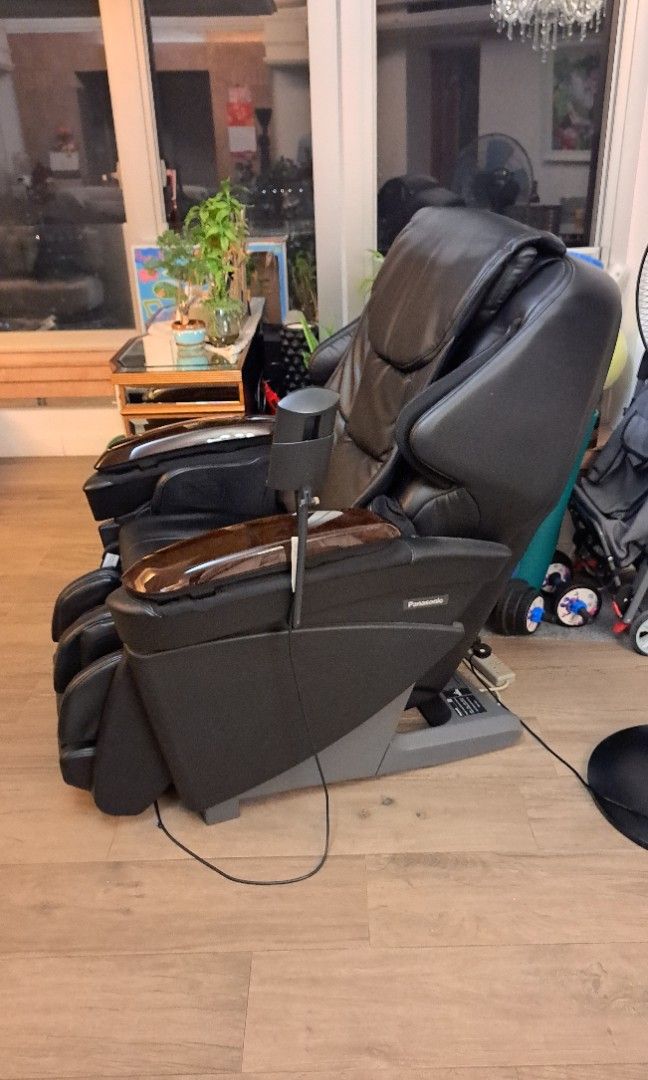 Panasonic Flagship Massage Chair EPMA70 black with mahogany, 健康及營養食用品