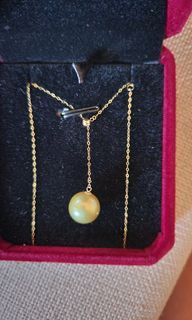 Pearl and Gold necklace
