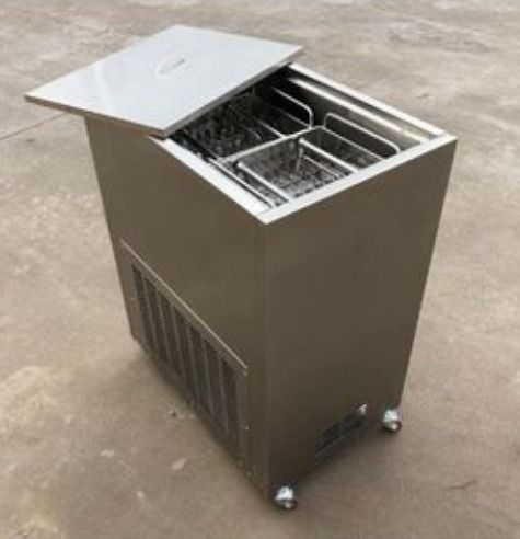 popsicle machine GS-1 /220V/50Hz /set (Category: Ice-cream Makers) located in Caloocan City. Submitted by ultimateni42771 (Listing ID 1221326668, Image 1). Description: ! WE DELIVER NATIONWIDE!! Model:GS-1 Voltage: 220V/50Hz Power: 900w Dimension: 600*400*960mm Packing size: 710*545*1100mm Capacity:40pcs/time Daily output: 3000 pieces Refrigerant:R22/800g Net weight:58 kg Gross weight:80 kg EXW !!thanks!!.
