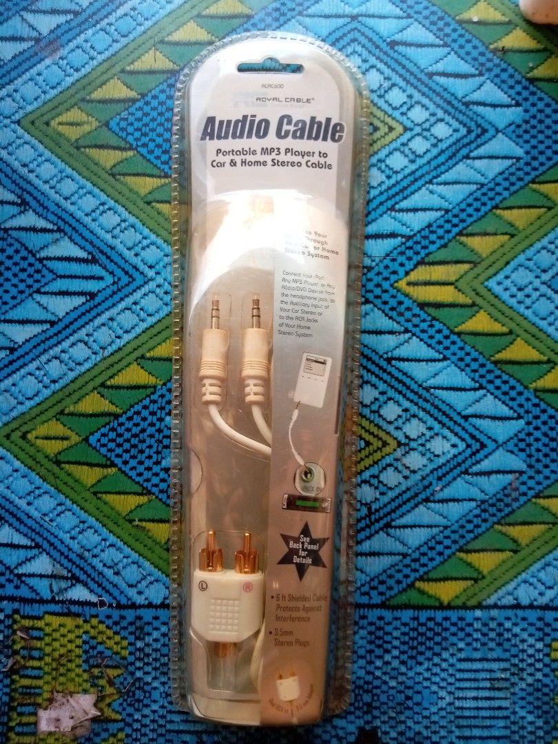 Portable mp3 player to car home stereo cable (Category: Portable Audio Accessories) located in Dasmarinas. Submitted by d.lelis (Listing ID 1221317620, Image 1). Description: Audio cable Portable mp3 player to car and home stereo cable Listen to your mp3;through your car and home stereo system 6ft length 3.5mn stereo plug RCA is included.