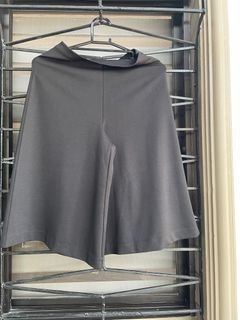 Preloved BENCH black cullotes, size M