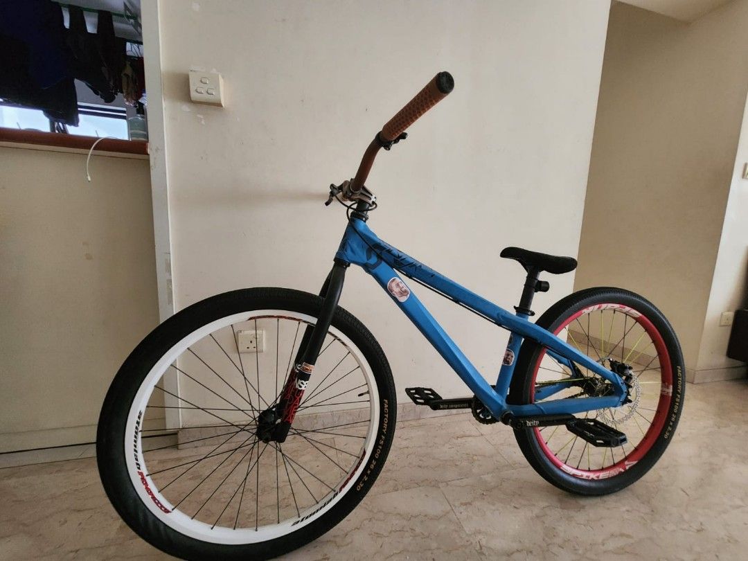 Velo scott voltage outlet