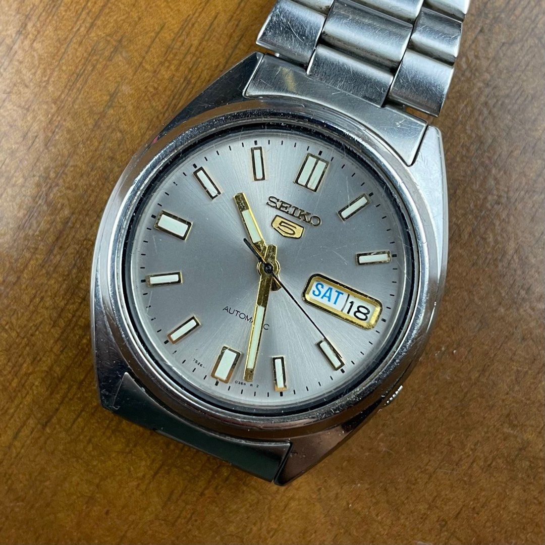 Seiko 5 Automatic Day Date, Men's Fashion, Watches & Accessories, Watches  on Carousell
