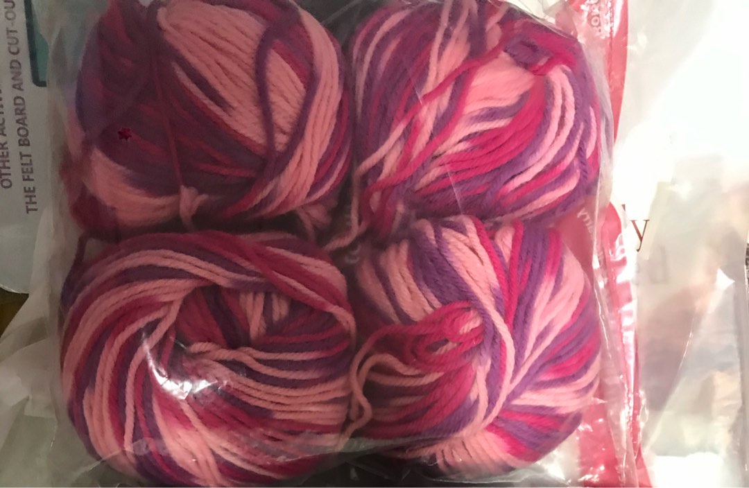 Spotlight yarns 400g per pack, Hobbies & Toys, Stationery & Craft