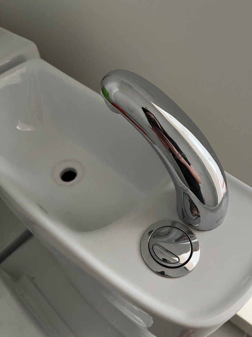 Toilet bowls & basin sinks, Furniture & Home Living, Bathroom & Kitchen