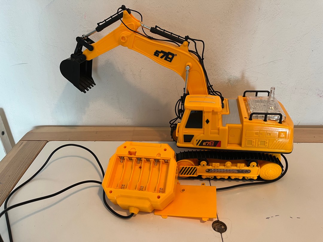 Toy Excavator, Hobbies & Toys, Toys & Games on Carousell