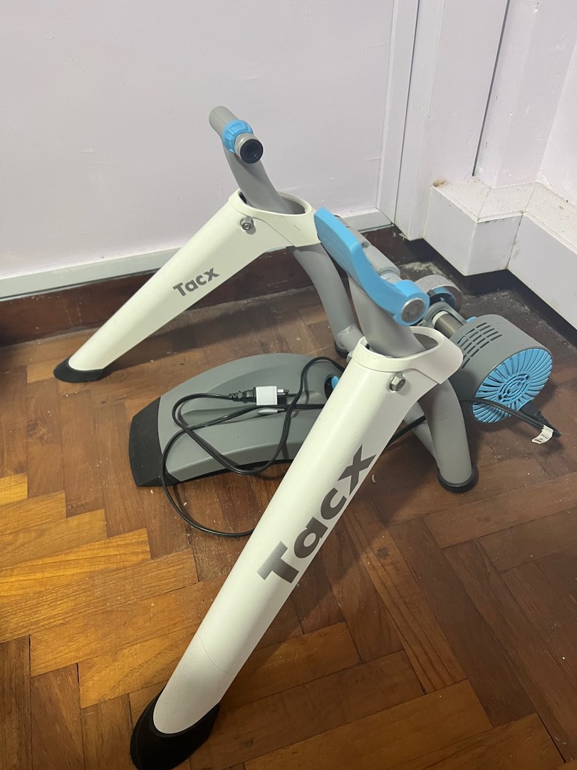 Tacx Flow Indoor Trainer with ANT and BT enabled Power meter inclusive