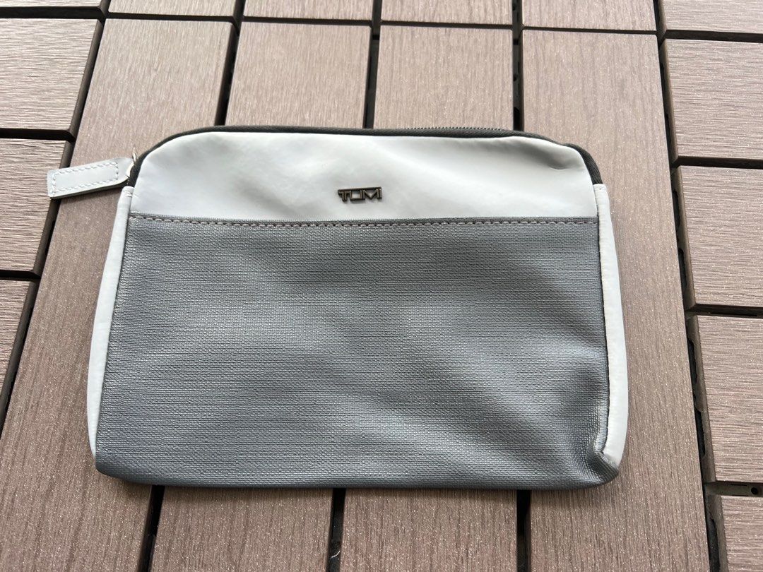 Tumi Delta Airline Amenity Pouch, Men's Fashion, Bags, Belt bags