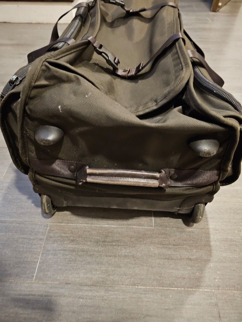 Tumi Rolling Duffel Bag, Luxury, Bags & Wallets on Carousell