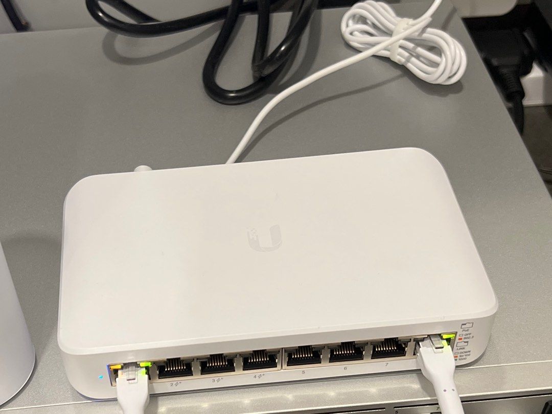 Ubiquiti UniFi Switch Lite USW-Lite-8-POE - Switch