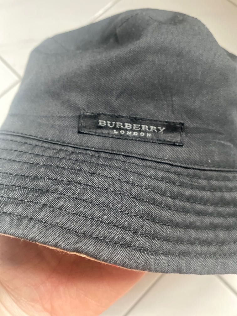Burberry sales hat used