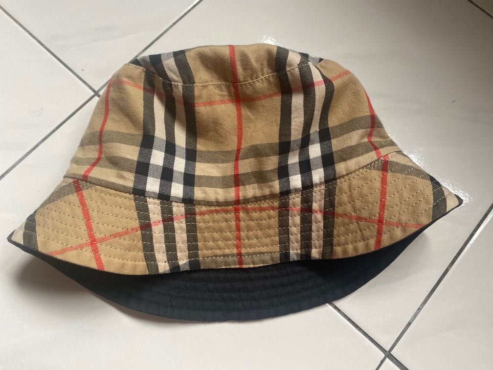 Used authentic Burberry hat, Women's Fashion, Watches & Accessories, Hats &  Beanies on Carousell