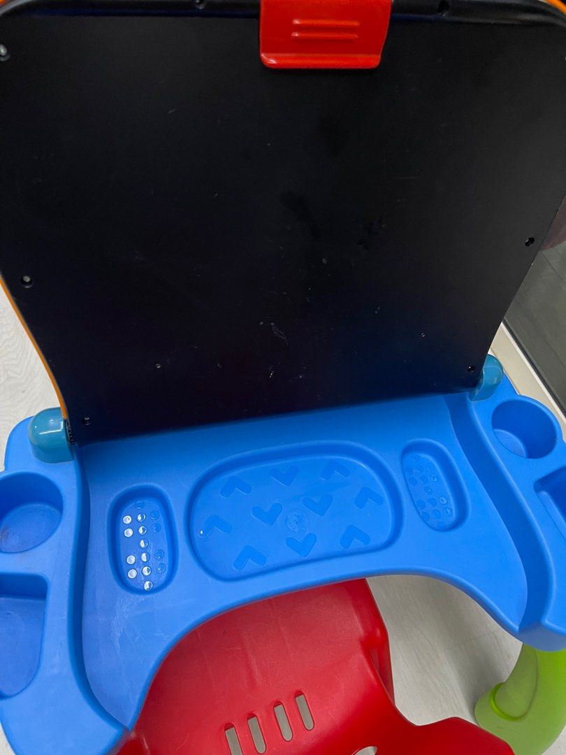 Vtech Desk Learning 3 in 1 include 9 touch interactive pages and