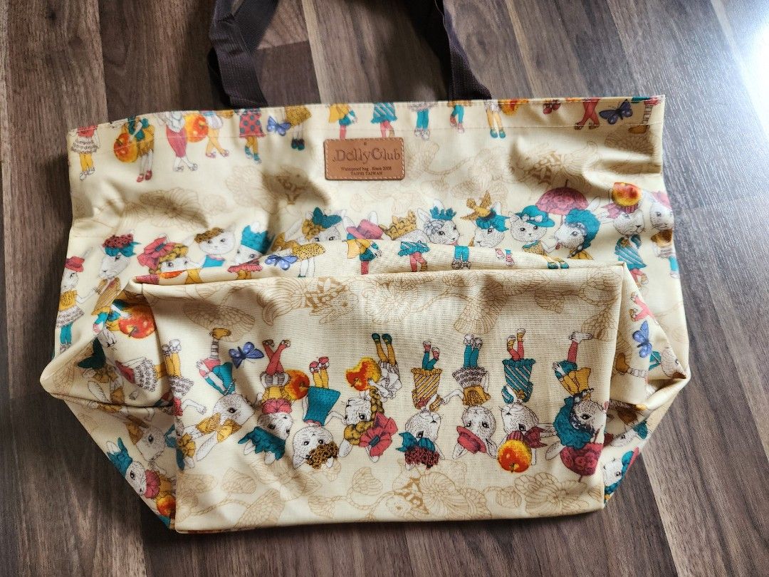 Waterproof bag dolly club, Women's Fashion, Bags & Wallets, Shoulder