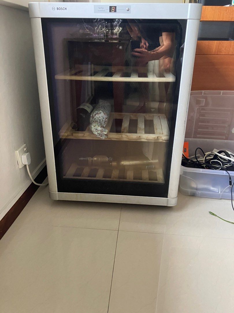 Wine fridge Bosch, TV & Home Appliances, Other Home Appliances on Carousell