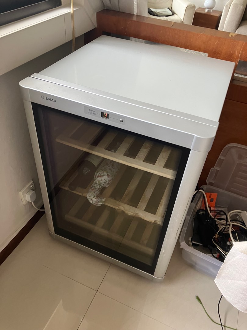 Wine fridge Bosch, TV & Home Appliances, Other Home Appliances on Carousell