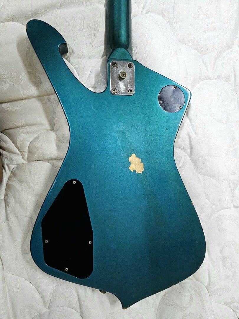 Iceman Hard Shell Case 1980s Ibanez Iceman II IC50 with hard case, Hobbies & Toys, Music ...
