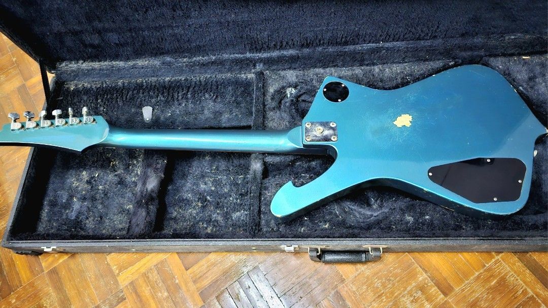 Iceman Hard Shell Case 1980s Ibanez Iceman II IC50 with hard case, Hobbies & Toys, Music ...