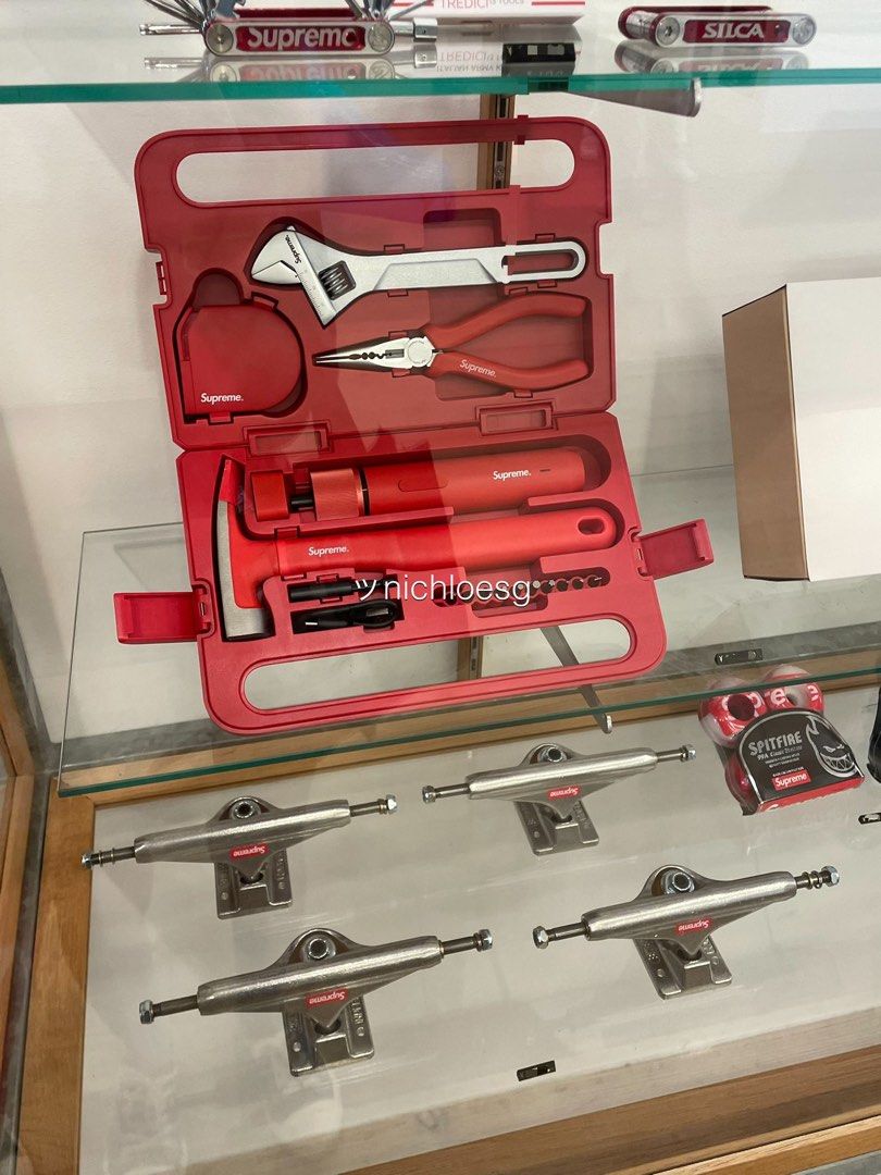 Supreme Hoto 5-Piece Tool Set Red - SS23 - US