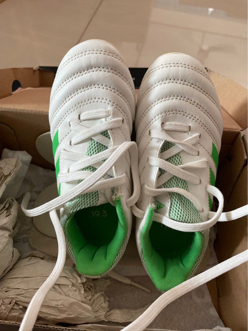 Adidas youth hotsell soccer shoes