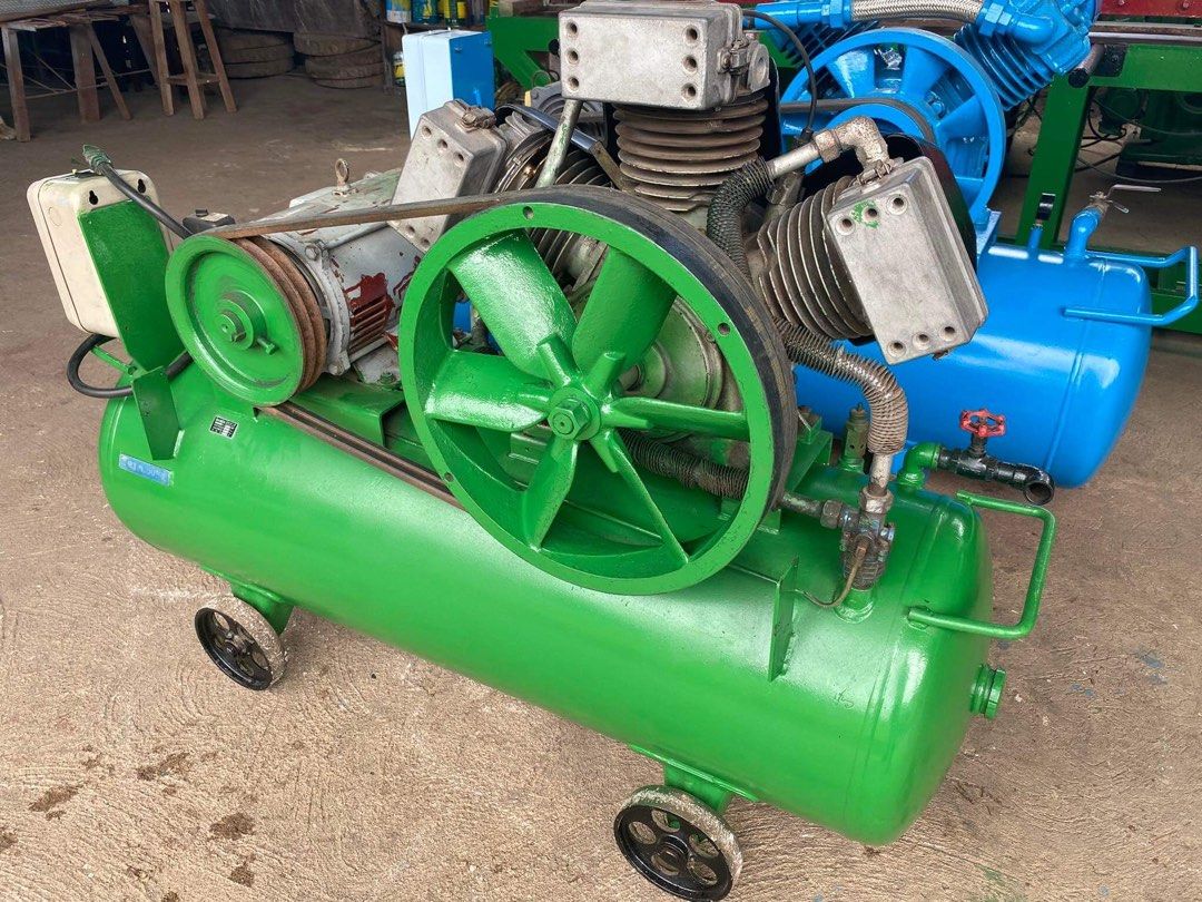 Air compressor 7.5hp, Commercial & Industrial, Industrial Equipment on