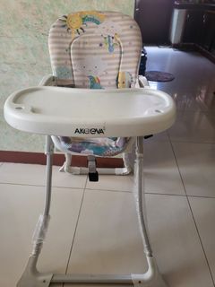 Akeeva High Chair