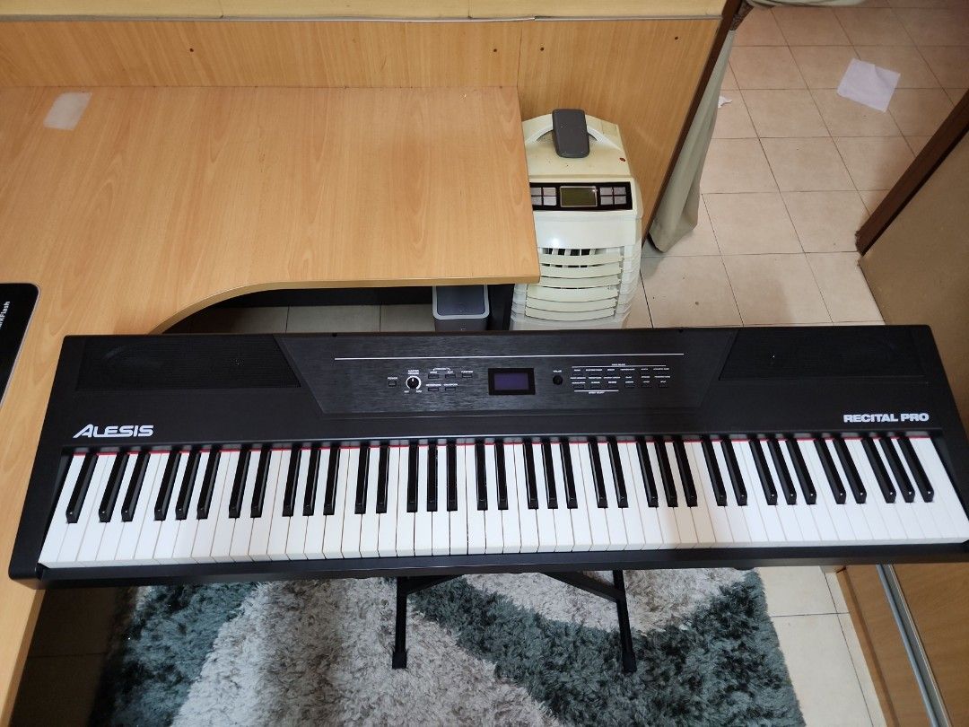 日本製新品ALESIS RECITAL PRO 電子ピアノ 鍵盤楽器