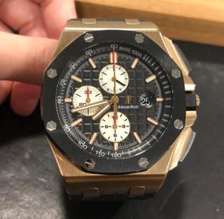 (Category: ) located in . Submitted by hypebeastsg1 (Listing ID 1221617178, Image 1). Description: .