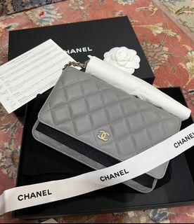 (Category: ) located in . Submitted by shoppreloveds (Listing ID 1221546787, Image 1). Description: .