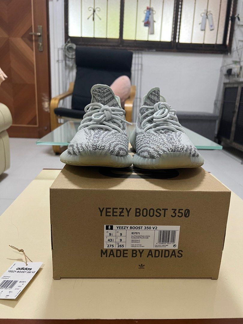 Yeezy uk9 2025