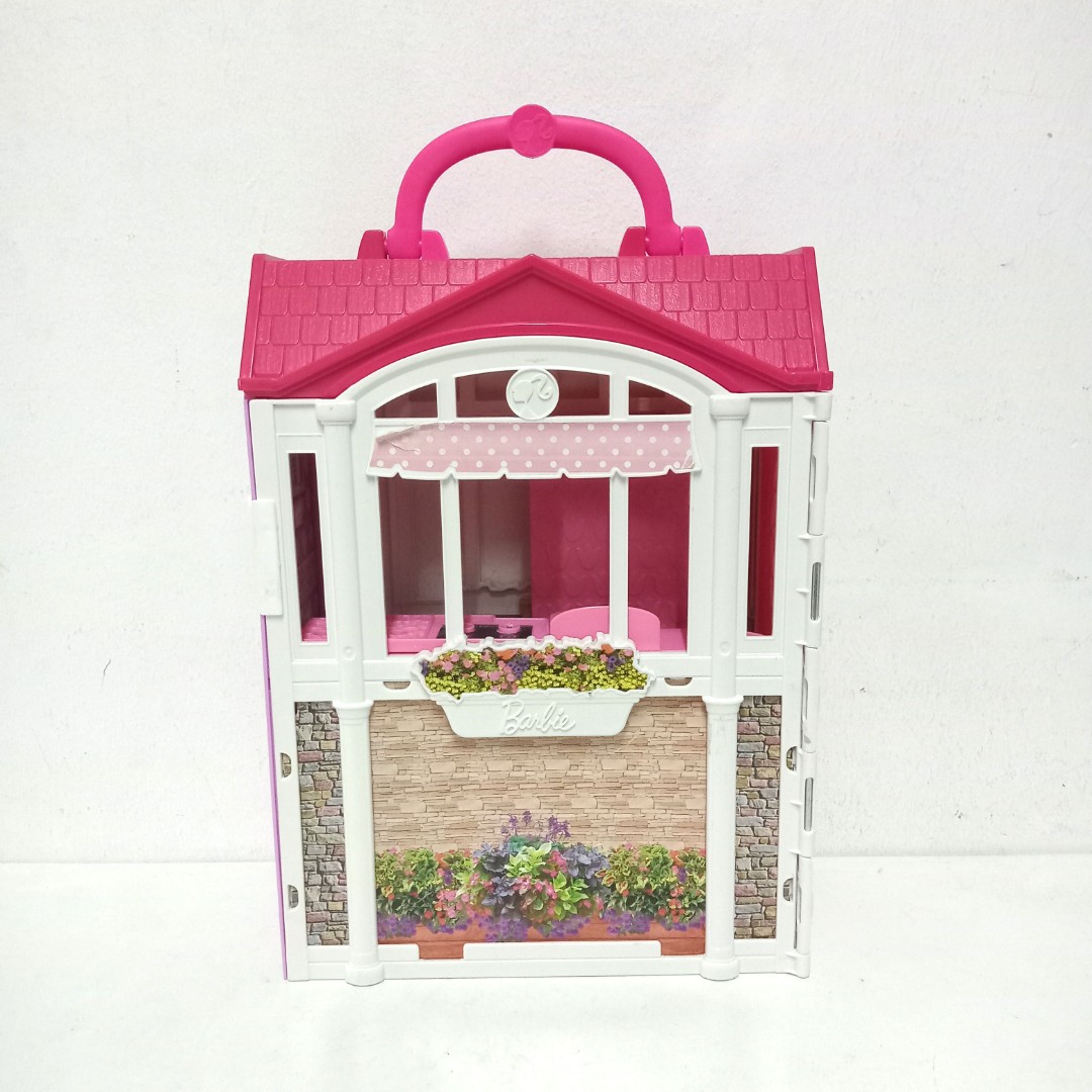 Portable barbie clearance doll house