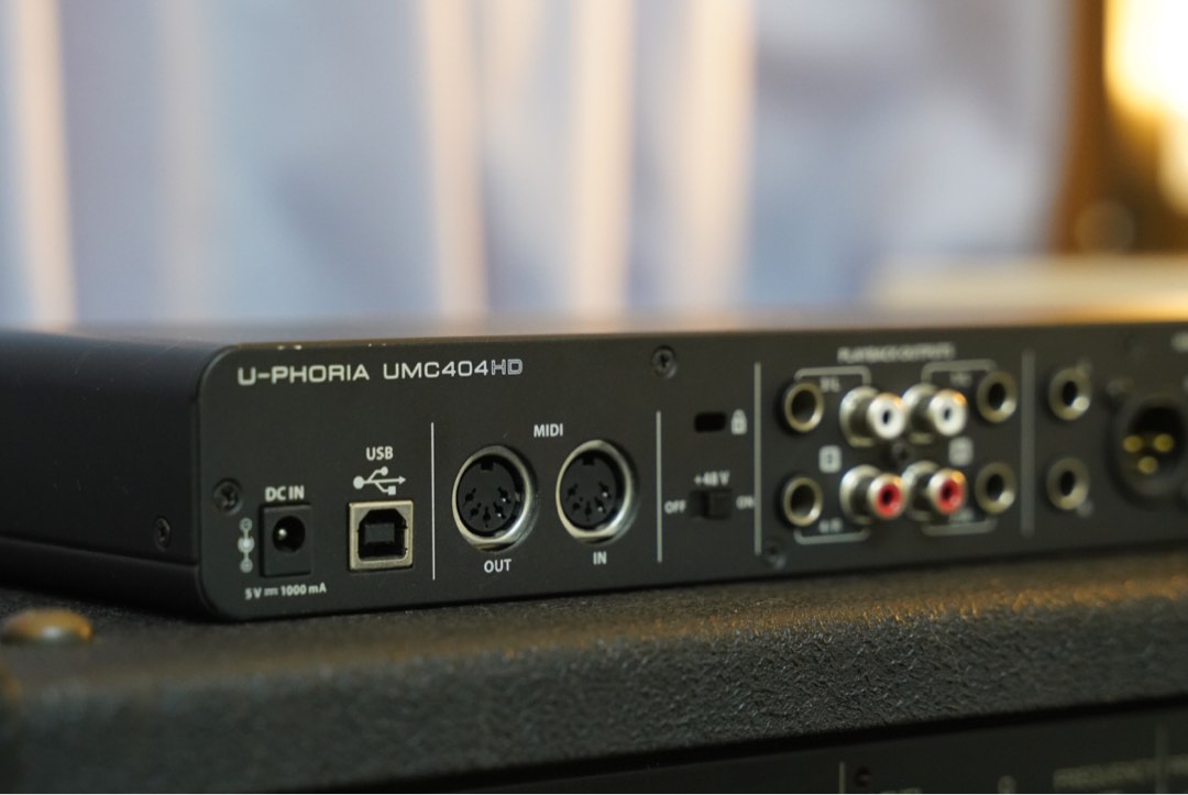 Behringer Uphoria UMC404HD, Audio, Other Audio Equipment on Carousell