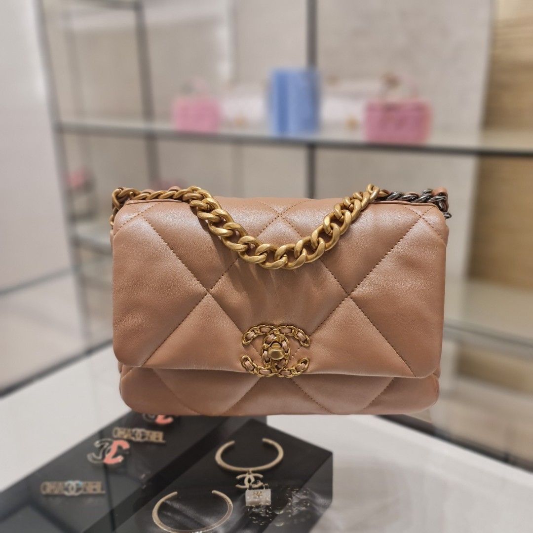 Brand new Chanel 19 23P - Pearly Caramel Beige Small Gold Hardware