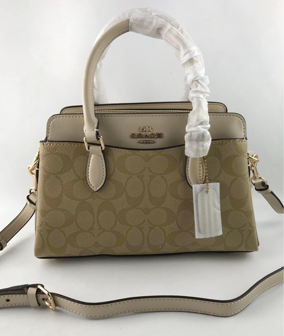 COACH darcie carryall (Category: Luxury Bags & Wallets) located in Las Pinas. Submitted by yhn_boutique (Listing ID 1221668486, Image 2). Description: Actual pic posted 📌Cash on delivery via lalamove/grab 📌J&T pay today ship today 📌complete inclusions .