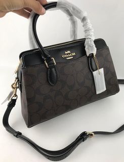 (Category: ) located in . Submitted by yhn_boutique (Listing ID 1221668373, Image 1). Description: .