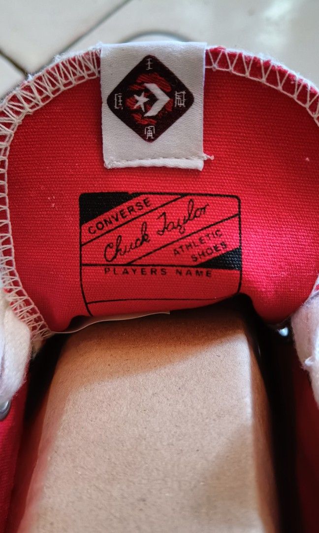 Converse limited edition white grey, Fesyen Wanita, Sepatu di Carousell