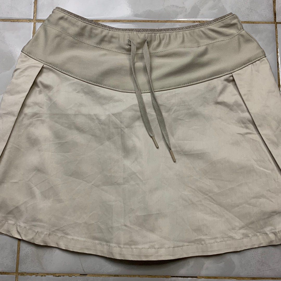 Decathlon Sport Skirt, Fesyen Wanita, Pakaian Wanita, Bawahan di Carousell