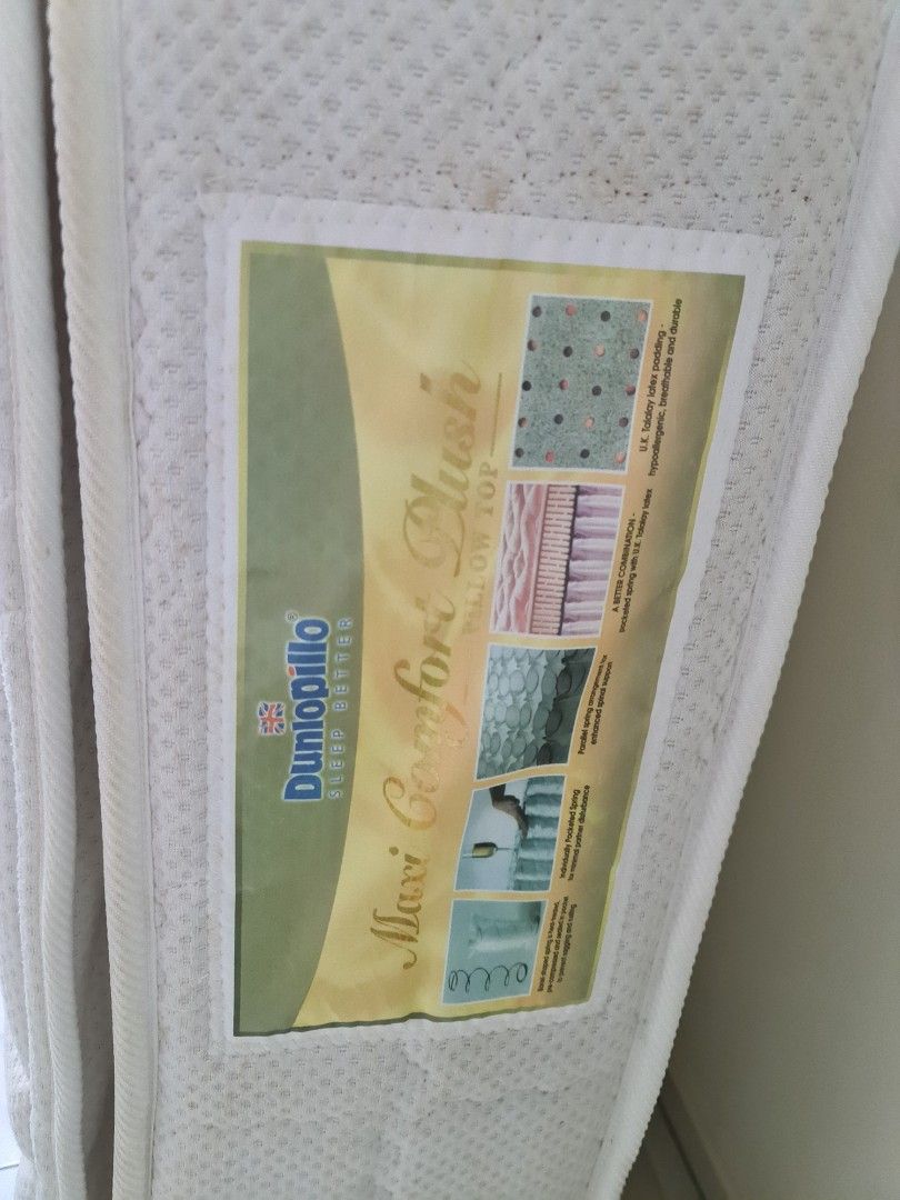 Dunlopillo queen mattress, Furniture & Home Living, Furniture, Bed